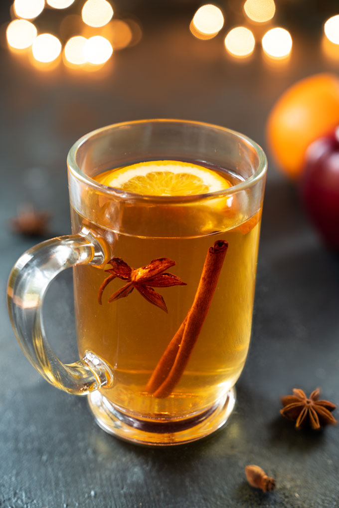 homemade apple cider with cinnamon and cloves