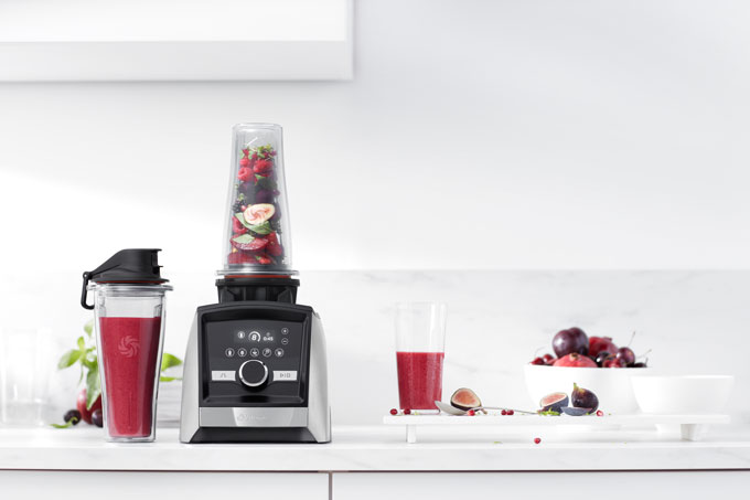 A3500 Vitamix blender with a blending cup